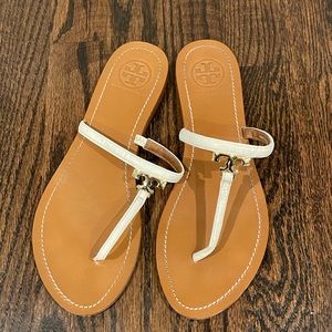 Tory Burch white t logo leather thong sandals